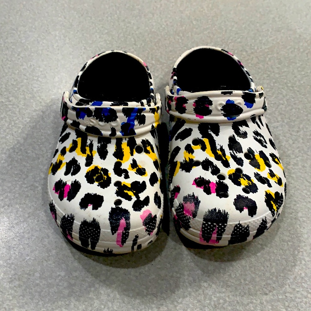 Kids insulated leopard crocs